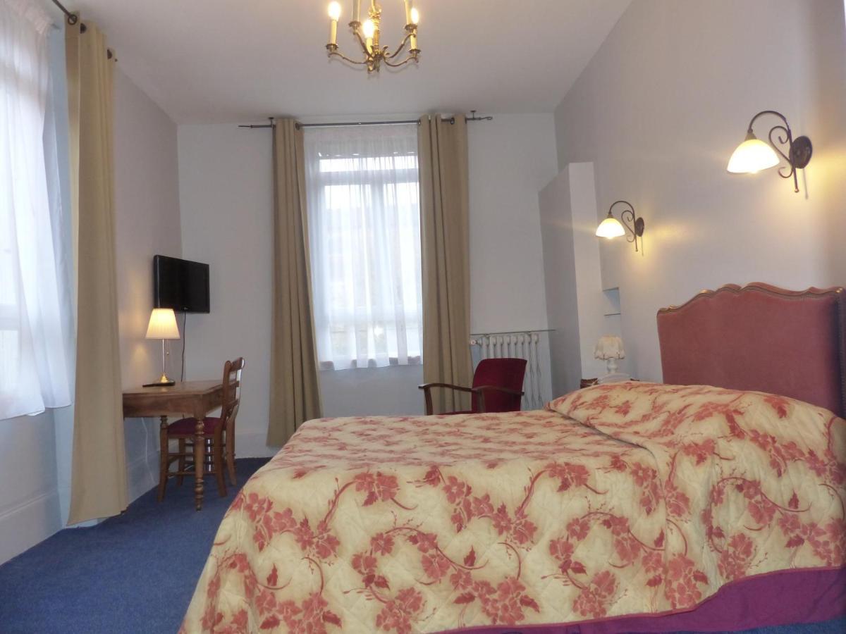 Hotel Des Thermes Bourbon-lʼArchambault 外观 照片
