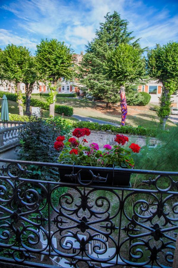 Hotel Des Thermes Bourbon-lʼArchambault 外观 照片