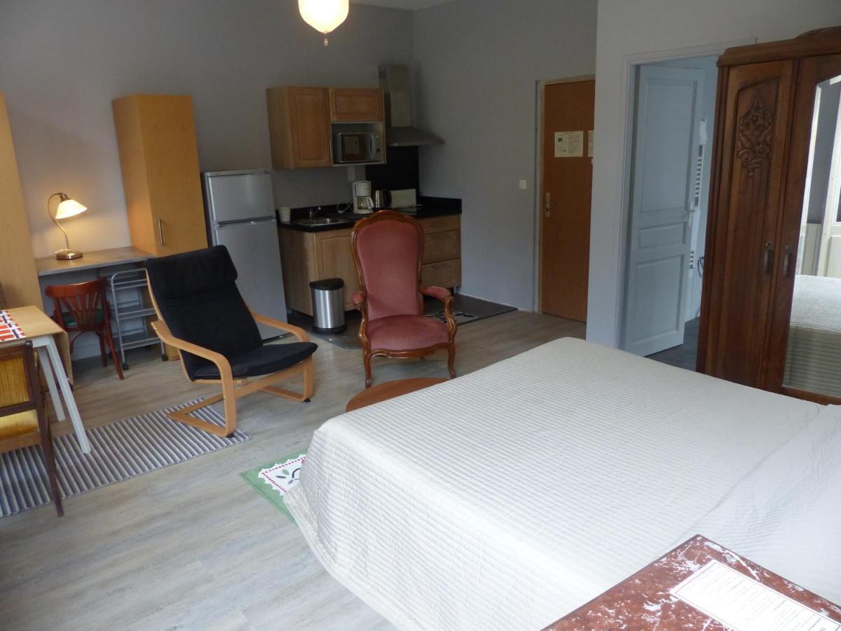Hotel Des Thermes Bourbon-lʼArchambault 外观 照片