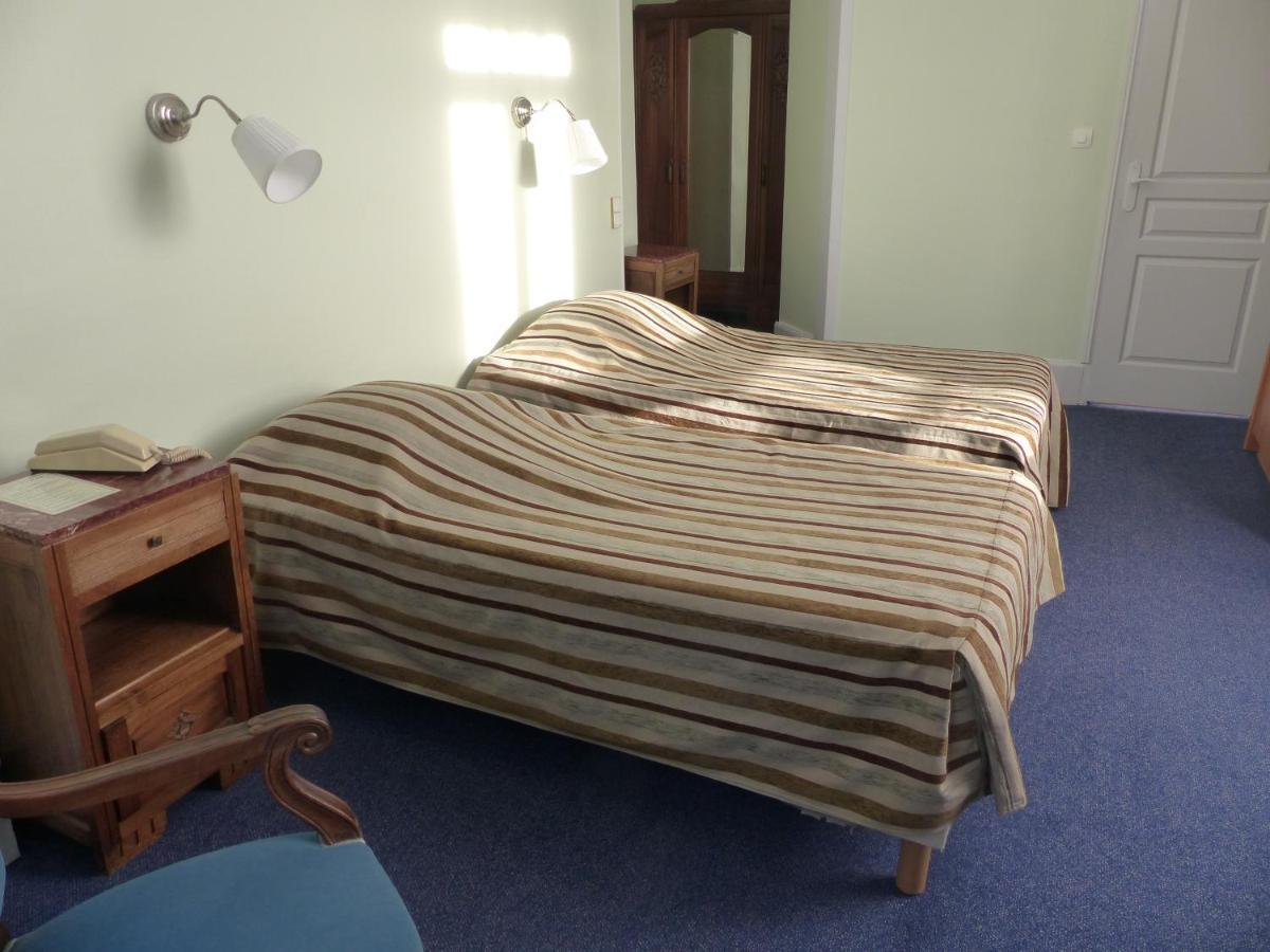 Hotel Des Thermes Bourbon-lʼArchambault 外观 照片
